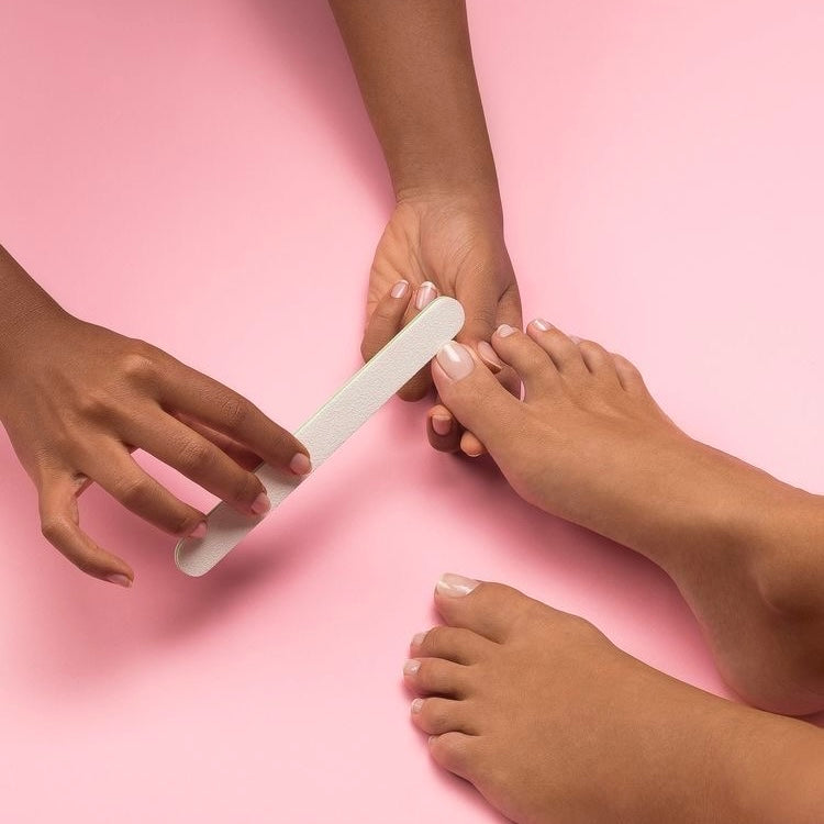 MANICURA Y PEDICURA
